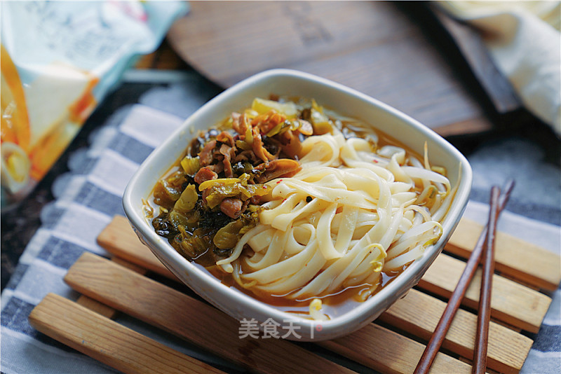 Sauerkraut Pork Intestine Wide Noodles recipe