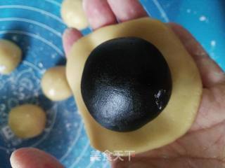 Black Sesame Egg Yolk Mooncake recipe