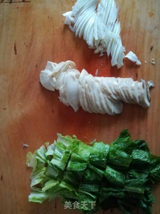 Fried Pleurotus Eryngii with Lettuce Leaves recipe