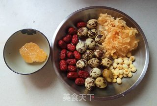 Quail Eggs, Red Dates and White Fungus Soup recipe