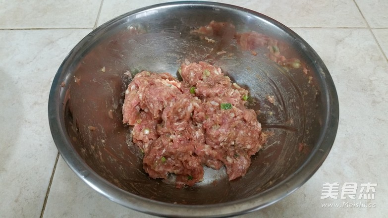 Steamed Meat Patties with Plum Vegetables and Salted Eggs recipe