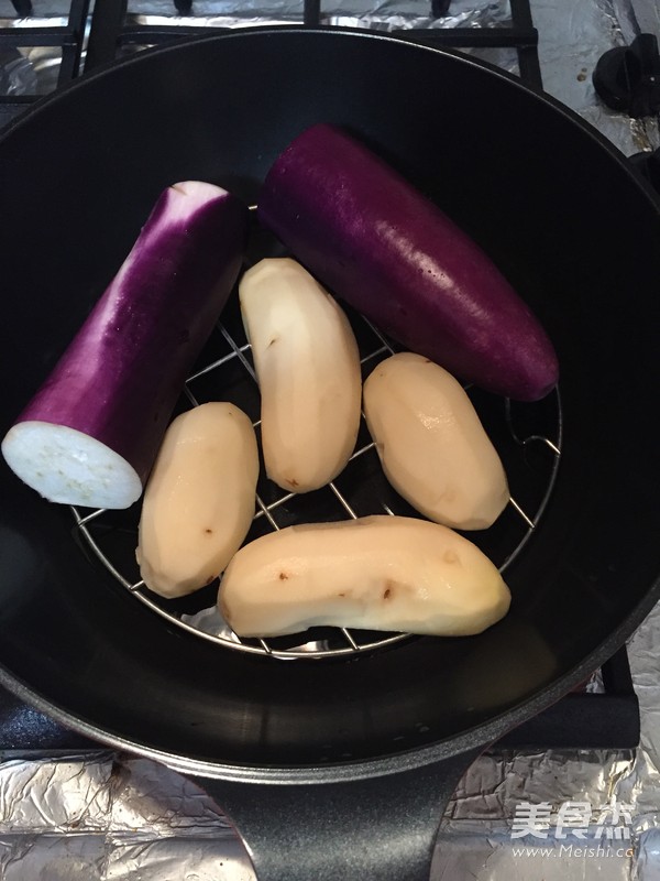 Northeastern Potatoes with Eggplant recipe