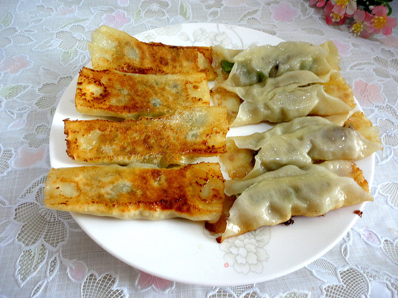 Pork Pot Stickers with Mushrooms and Green Peppers recipe