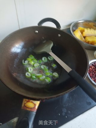 Sour Cabbage Stewed Pork Bones recipe