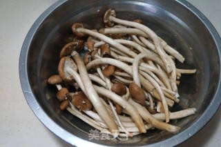 Hen Stewed Mushrooms recipe