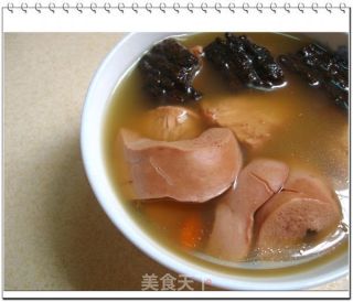 Eucommia and Morinda Pork Loin Soup recipe