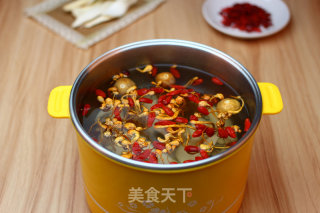 Guangdong Old Fire Soup-cordyceps Flower Scallop Corn Soup recipe