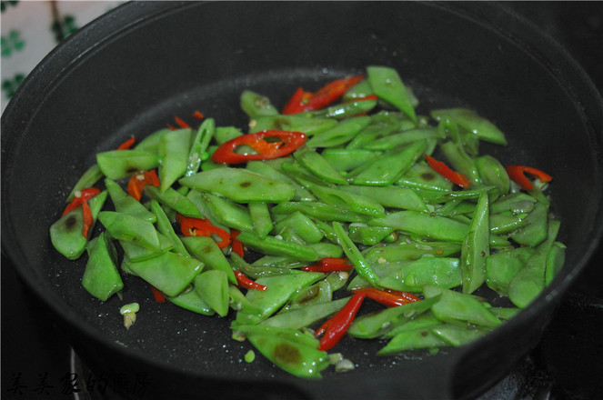 Stir-fried Pork with Crab Beans recipe