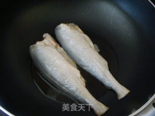 Dry Fried Yellow Croaker recipe