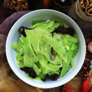 Fried Fungus with Bamboo Shoots recipe