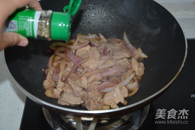 Noodles with Onion Tenderloin recipe