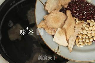 Shuangdou Tuckahoe Pork Bone Soup recipe