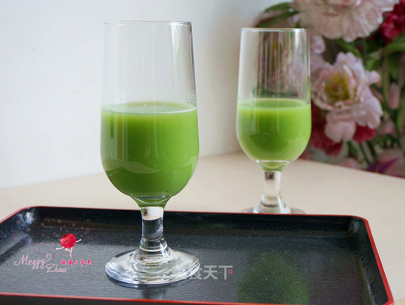 Clearing Away Heat and Detoxifying Five Green Juices recipe