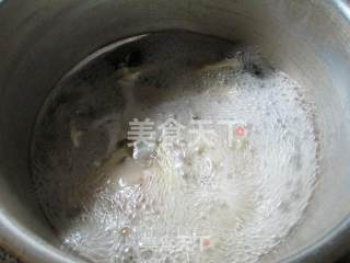 Black Fungus, Lamb's Tail, Bamboo Shoots and Chicken Leg Soup recipe