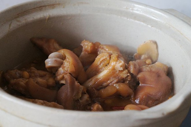 Braised Pork Knuckles with Soy Beans recipe