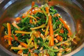 Carrots, Peanuts and Spinach recipe
