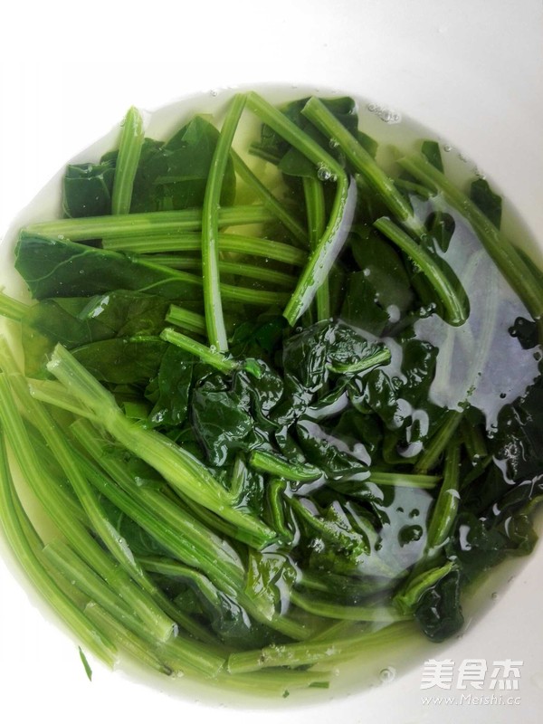 Spinach with Sesame Sauce recipe