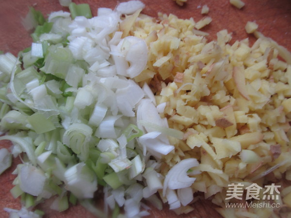 Eggplant Sauce Pork Buns-white Shark Dumpling Noodles recipe