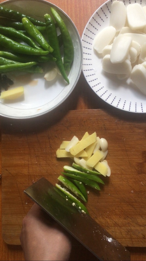 Stir-fried Rice Cake with Chili Pork recipe