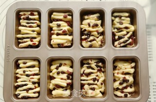 Condensed Milk, Honey Beans and Cranberry Meal Buns recipe