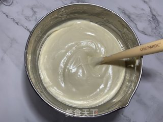 10-inch Decorative Cream Birthday Cake recipe