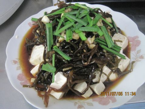 Cold Tofu with Kelp Shreds recipe