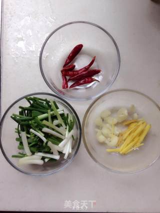 Spicy Stir-fried Flower Beetle recipe