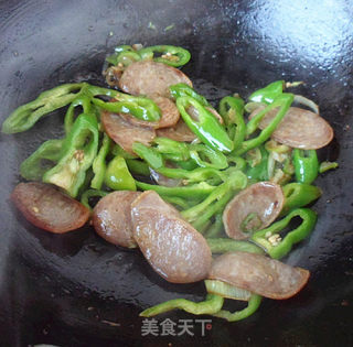 Lamei-sautéed Sausage with Chili recipe