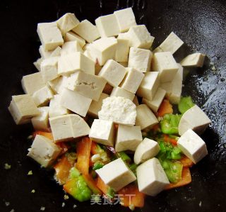 Stir-fried Tofu with Green Pepper recipe