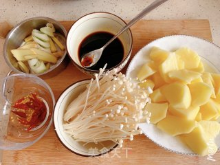 Yellow Braised Chicken Rice recipe