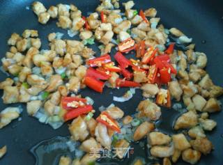 Stir-fried Chicken with Avocado and Cashew Nuts recipe