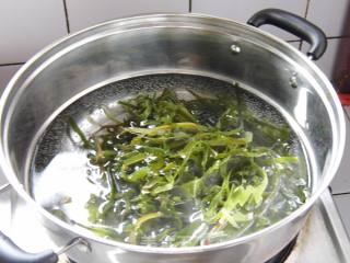 Hot and Sour Kelp Shreds recipe