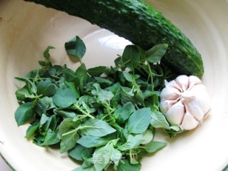 Summer is Not for Gold --- Nine-story Tower Cold Cucumber recipe