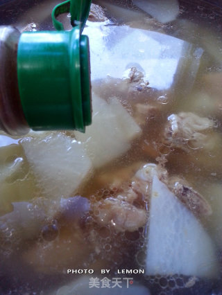 Beauty and Weight Reduction~~white Radish Stewed Pork Ribs Soup recipe