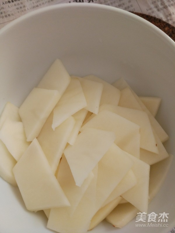 Sauce-flavored Three Fresh (celery Bean Sprouts and Yuba) recipe