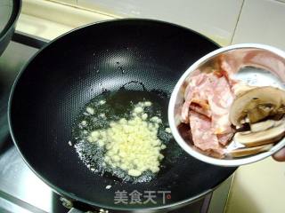 Stir-fried Pasta with Green Sauce recipe