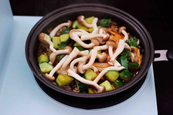 Sliced Noodles with Seasonal Vegetables and Shrimp recipe