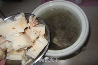 Fresh Vegetable Big Bone Soup recipe