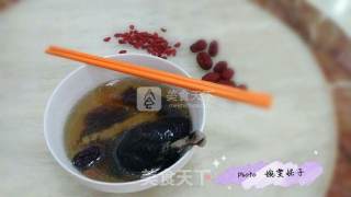 Stewed Black-bone Chicken with Beiqi and Red Dates recipe