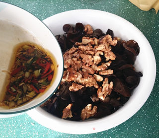 Fungus Cold Walnuts recipe