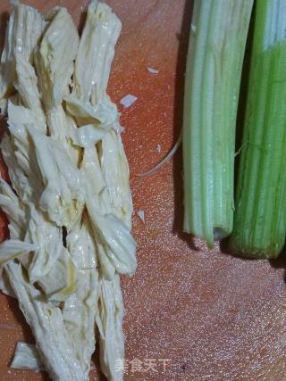 Fried Celery with Yuba recipe