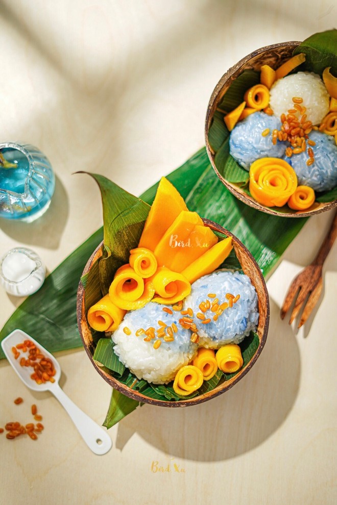 Glutinous Glutinous Rice with Coconut Fragrant Mango (homemade Fried Mung Bean Kernels) recipe