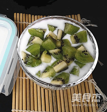 Old Yogurt with Kiwi Fruit recipe