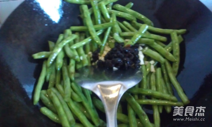 Stir-fried String Beans with Dace in Tempeh recipe