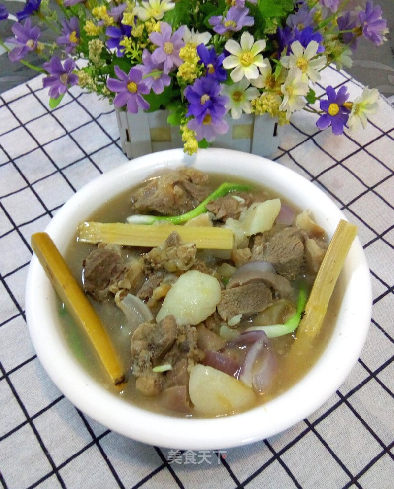 Lamb Soup with Sugarcane and Radish recipe