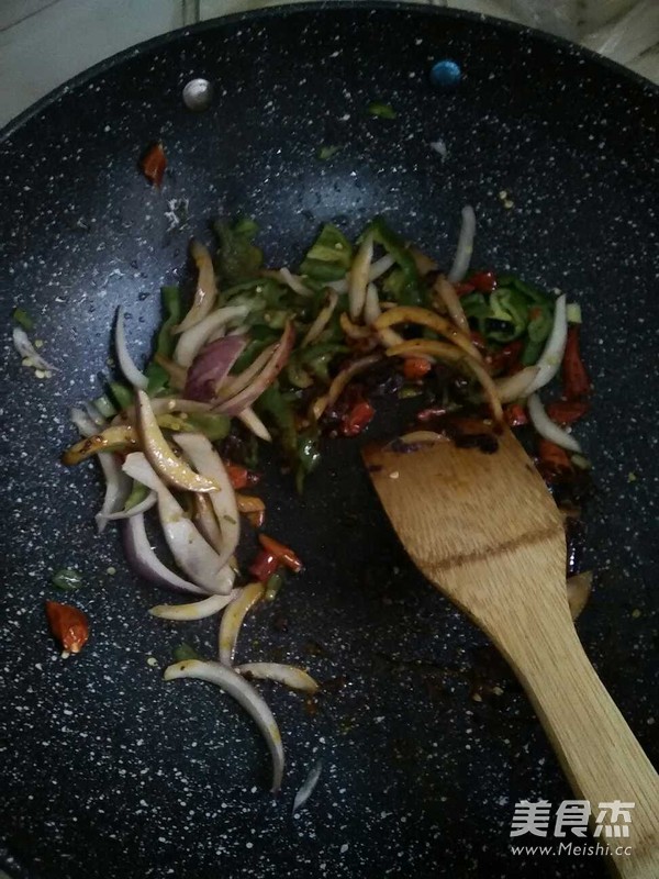 Spicy Stir-fried Flower Beetle recipe