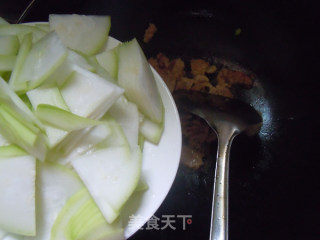 Summer Vegetables are The Most Detoxifying---stir-fried Sliced Pork with Gourd recipe
