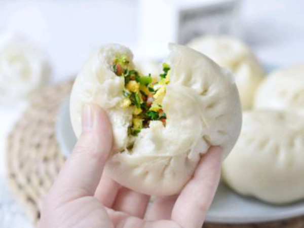 Steamed Buns with Mushrooms and Vegetables recipe