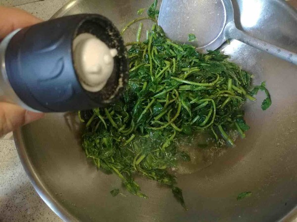 Stir-fried Wolfberry Tip recipe