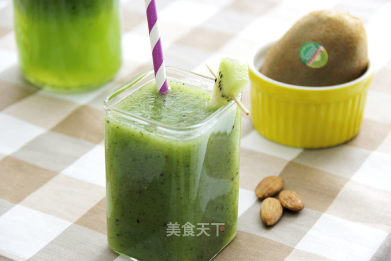 Detox and Slimming Cucumber Kiwi Juice recipe